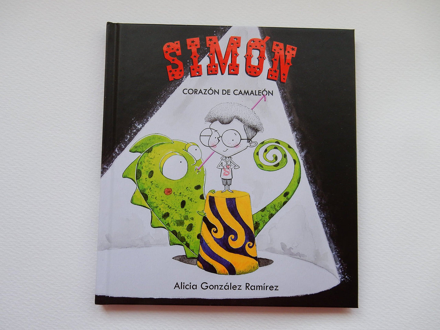 Libro: SIMÓN CORAZÓN DE CAMALEÓN
