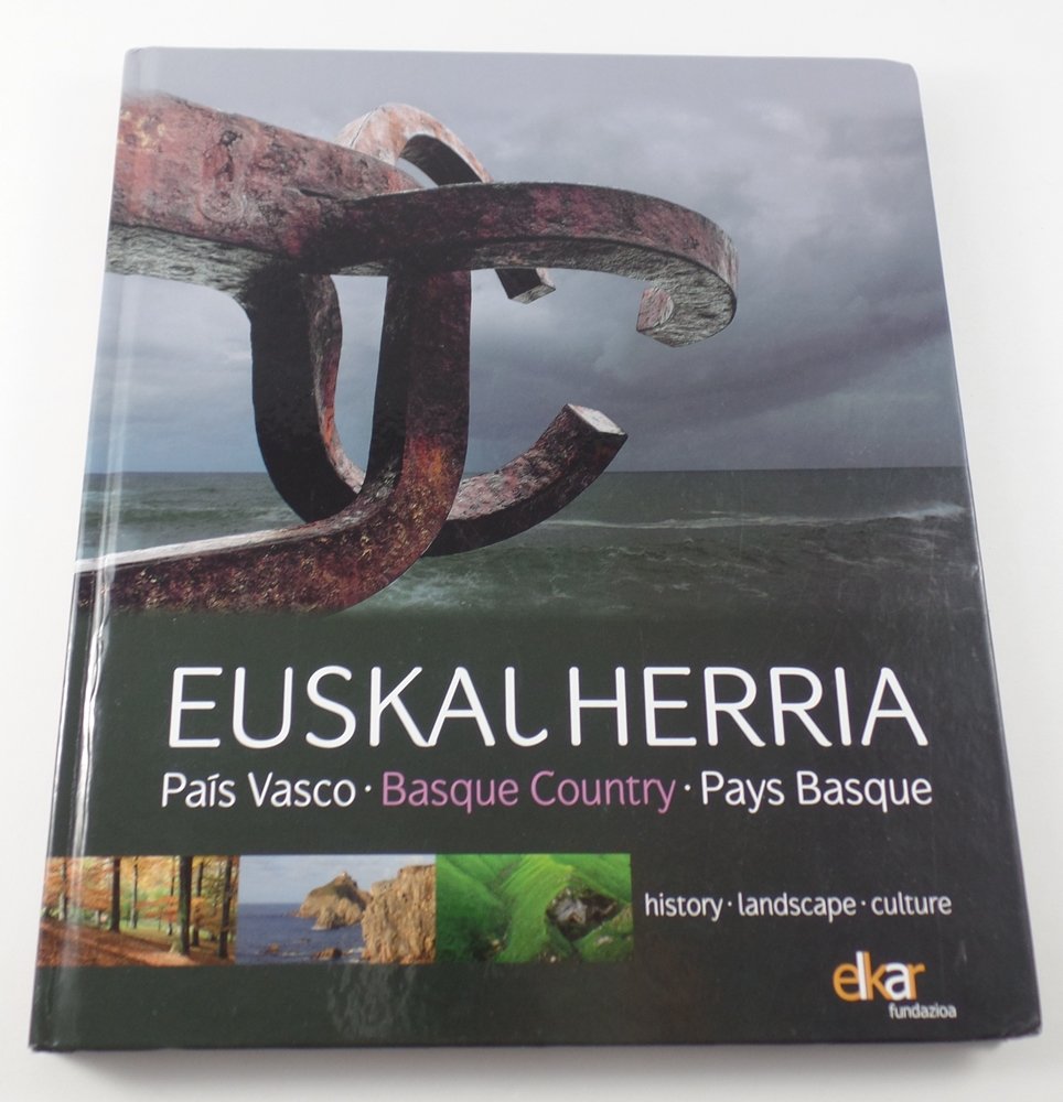 Libro: Euskal Herria - Basque Country