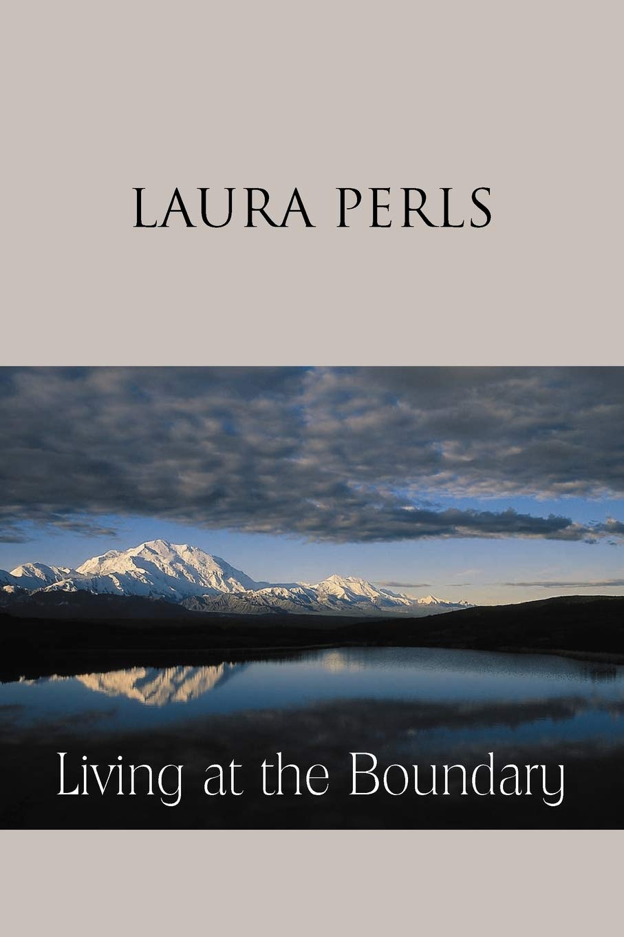 Libro: Living at the Boundary: Collected Works of Laura Pearls