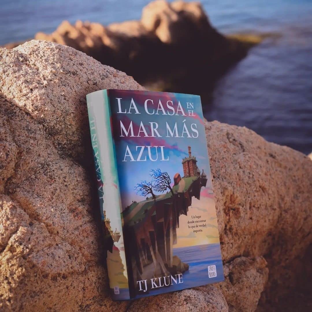 Libro: La casa en el mar más azul (Ficción)