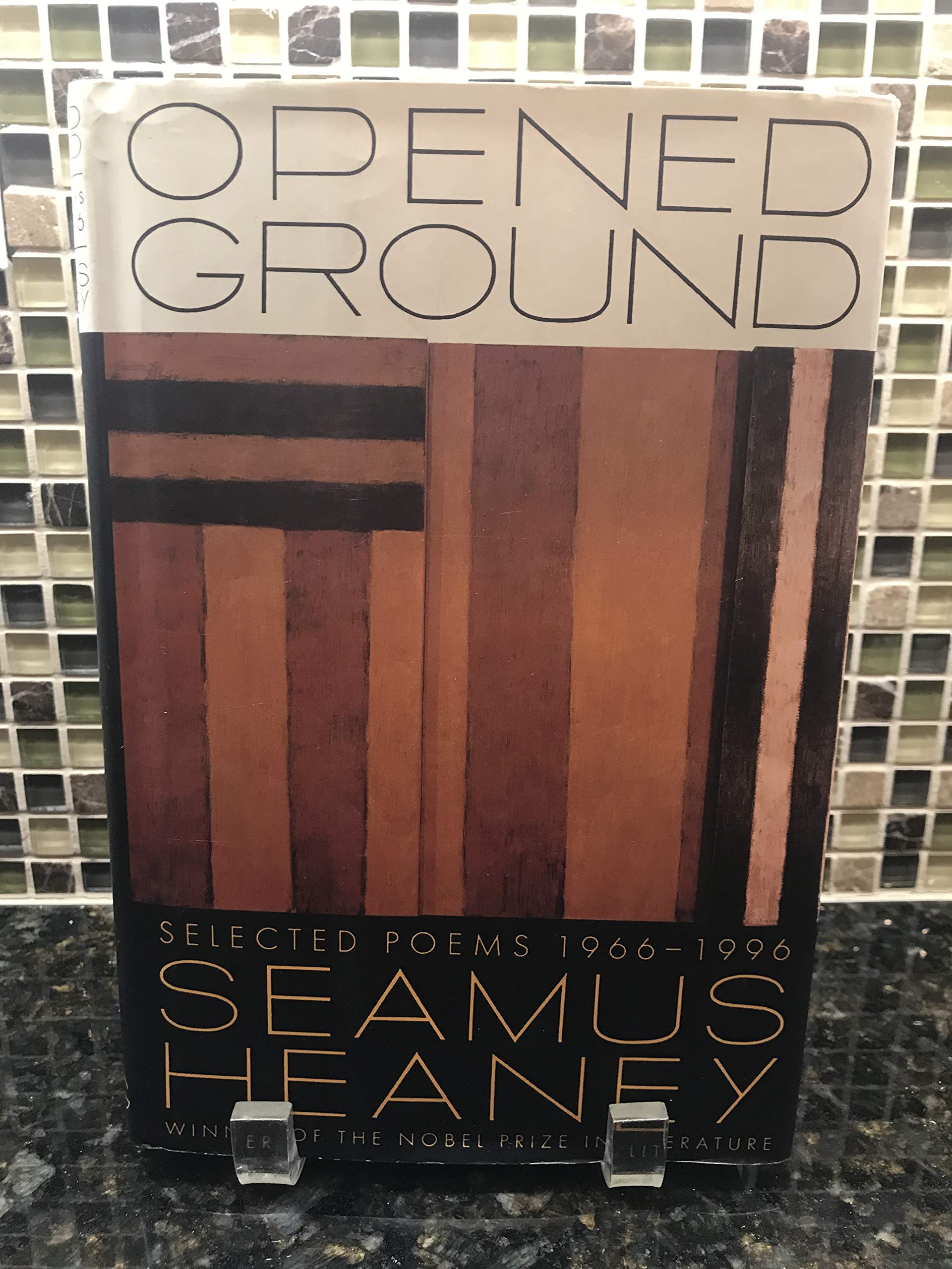 Libro: Opened Ground: Selected Poems, 1966-1996