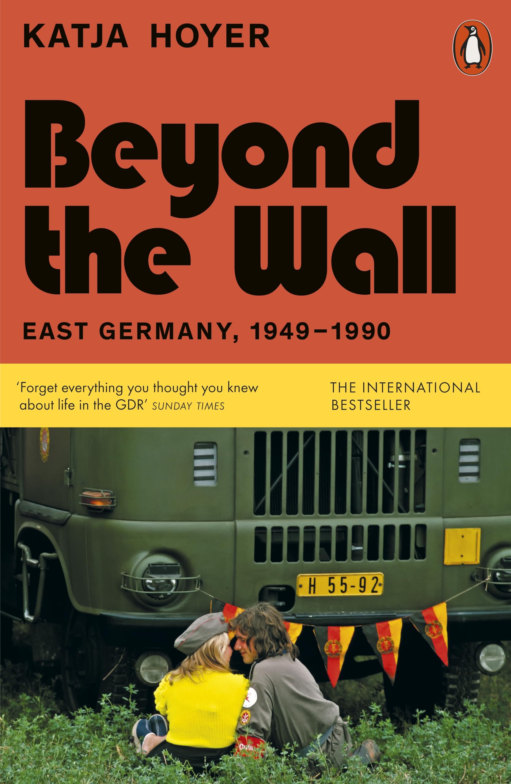 Libro: Beyond the Wall: East Germany, 1949-1990