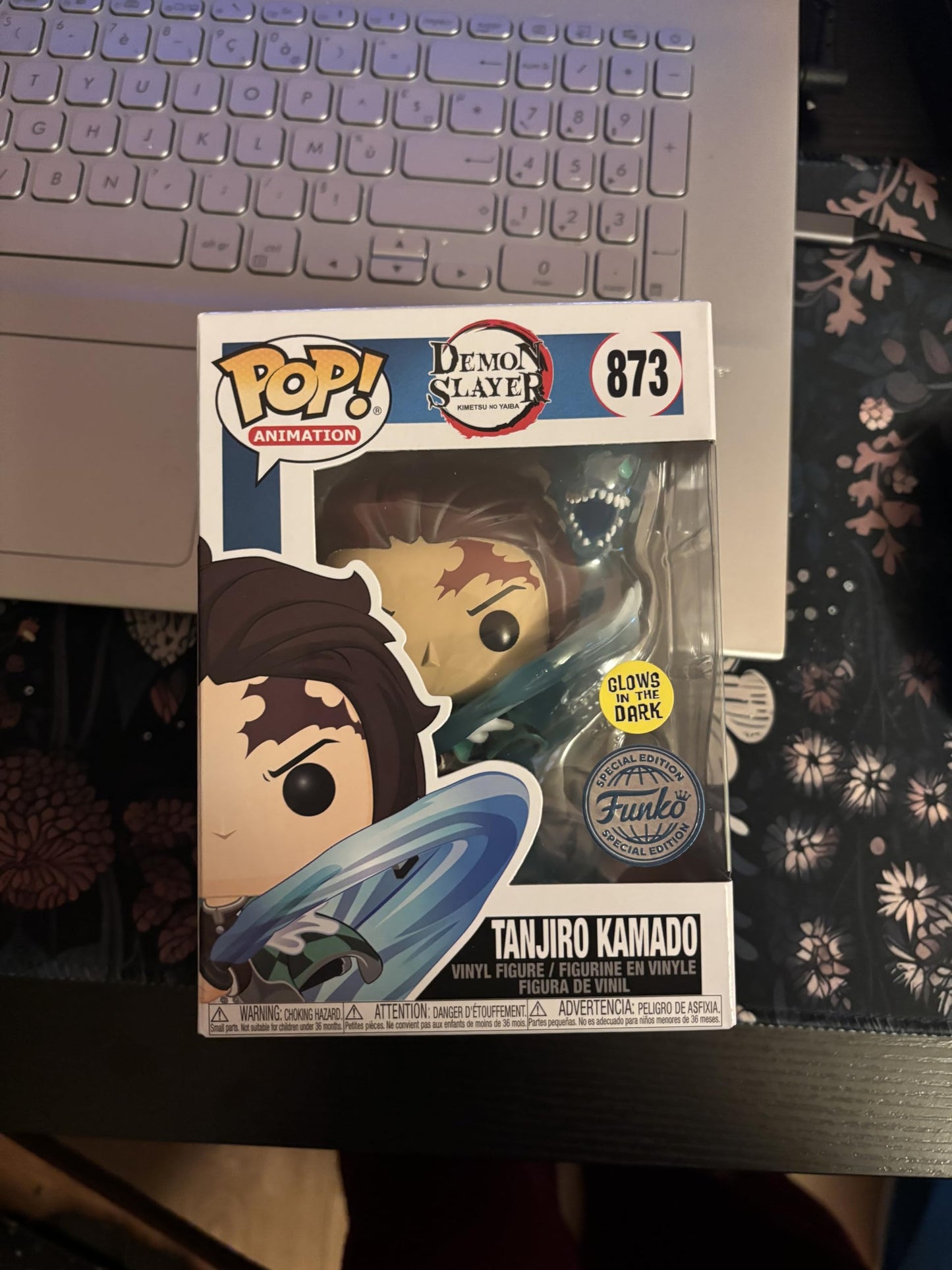 Funko Pop! Animación: Demon Slayer: Kimetsu no Yaiba - Tanjiro with Dragon (Exclusivo) (Brilla en la Oscuridad),3.75 Pulgadas