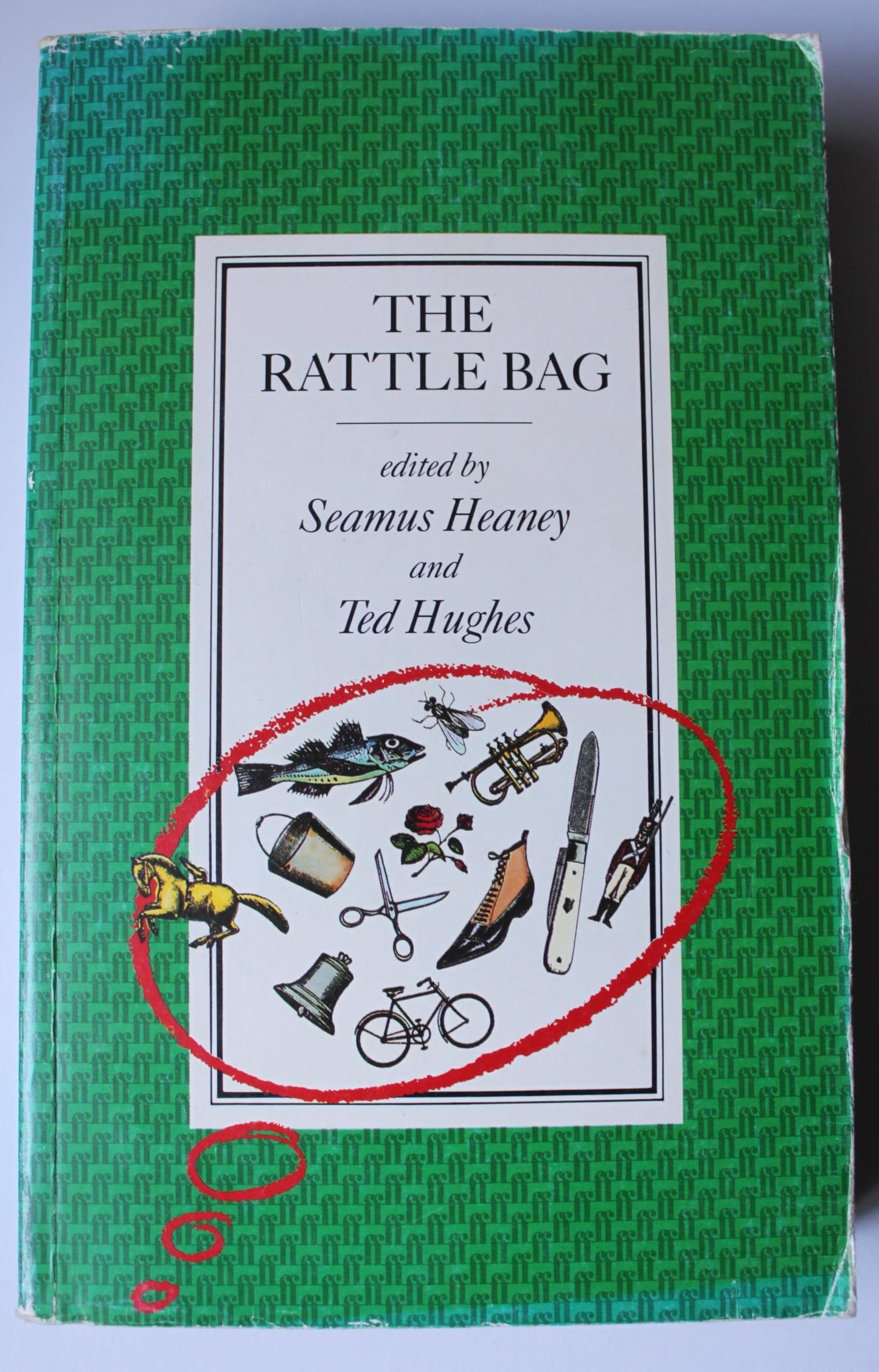 Libro: The Rattle Bag: An Anthology of Poetry
